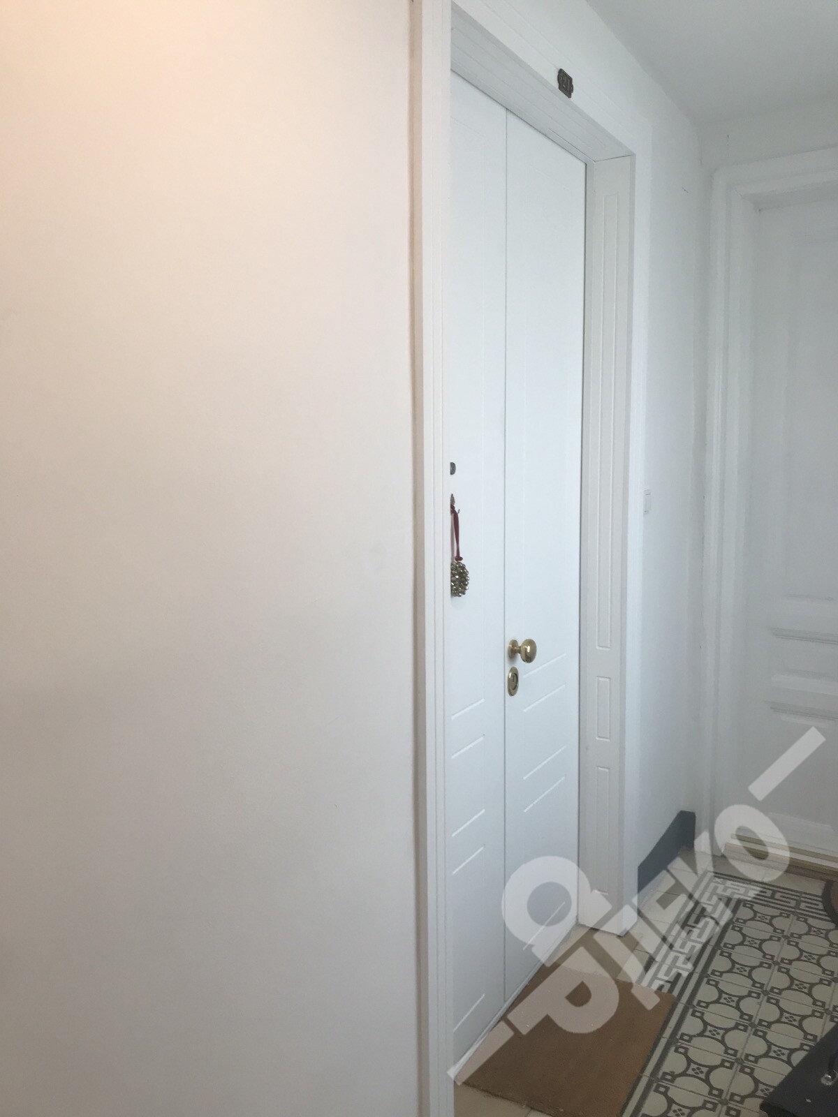 dvykrila-blindirana-bqla-frezovana-vrata-i-kasa-ardeco-bg.com-1