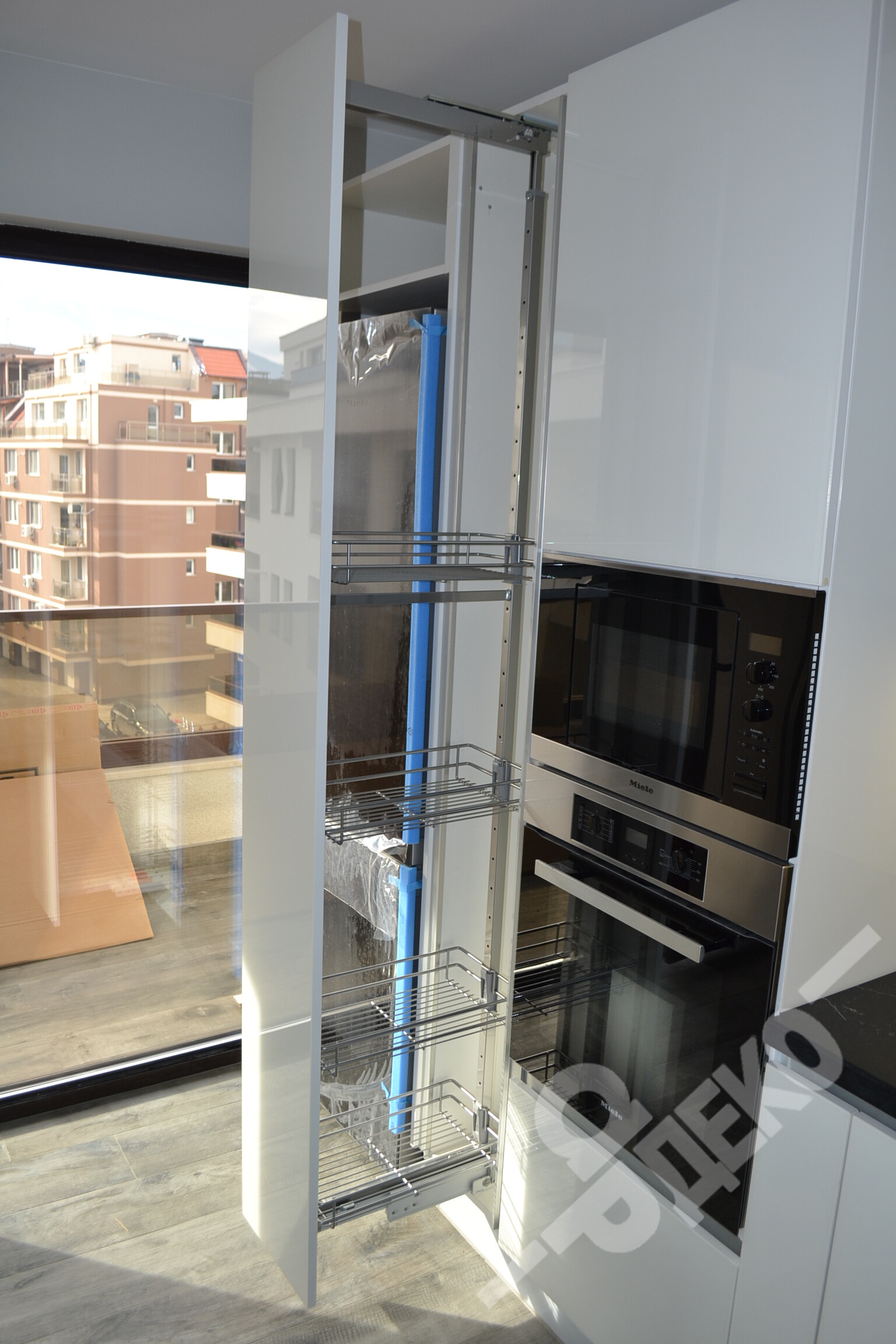 kyhnia-po-porachka-sistema-Volpato-bez-drajki-mdf-cristal-ardeco-bg.com-4