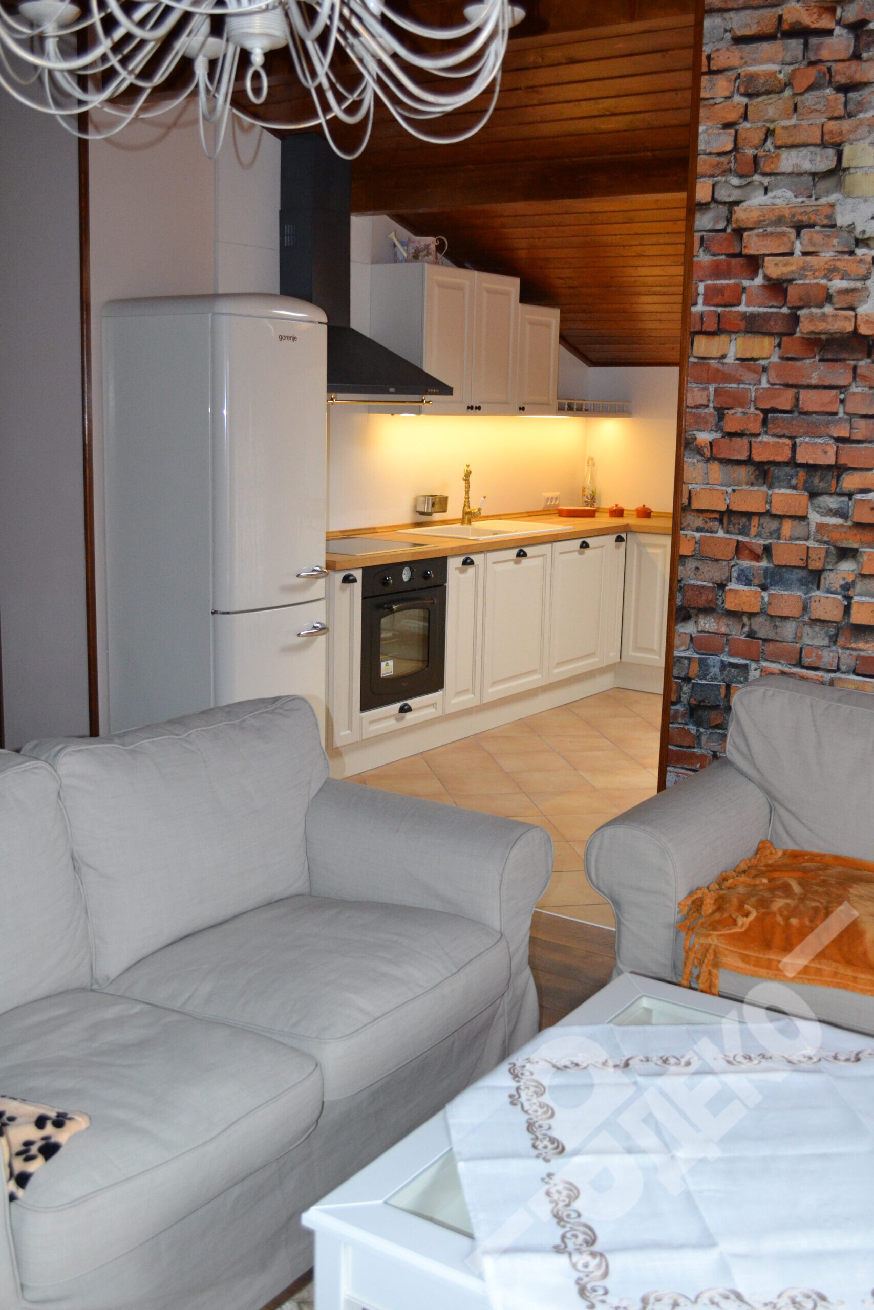 kyhnia-po-porachka-vintij-stil-masiv-qsen-ardeco-bg.com-3