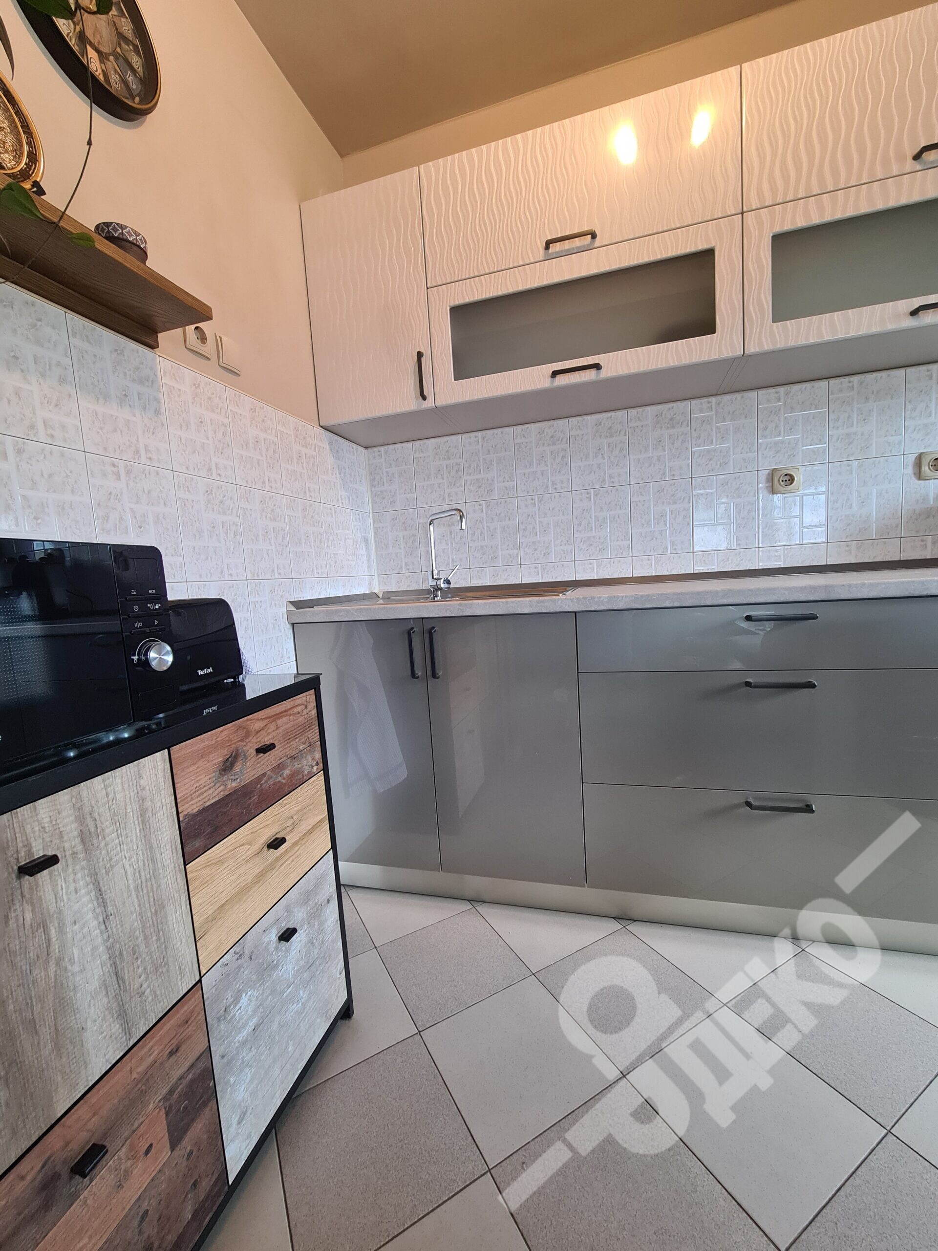 prava-kyhnia-po-porachka-s-dva-vida-glanc-ardeco-bg.com_7